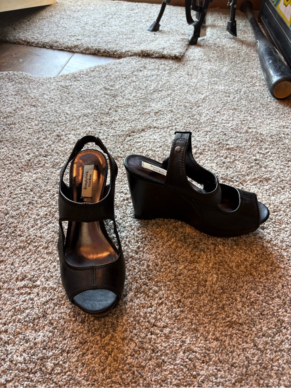 Simply Vera Vera Wang Black Wedge Sandals